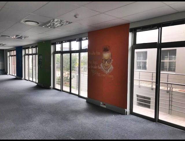 124M² OFFICE TO LET IN CENTURY CITY